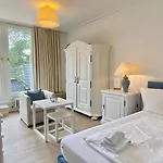 Appartement-hotel Timmendorfer 4*